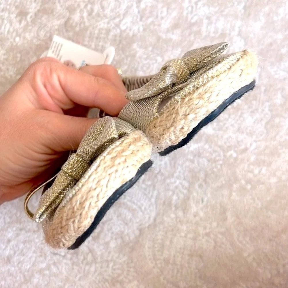 Brand New TenderToes Gold Tone Metallic Espadrilles Open Toe Bows Slip On Shoes